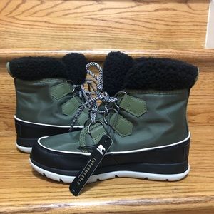 Sorel Explorer Carnival Boots size 5